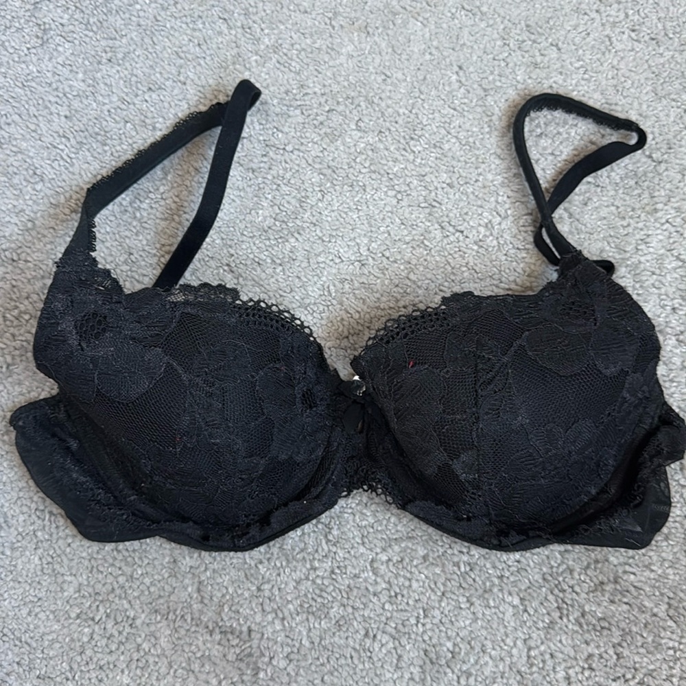 Victorias Secret Black Lace Body by Victoria Lined Demi/Demi-Buste Double Bra